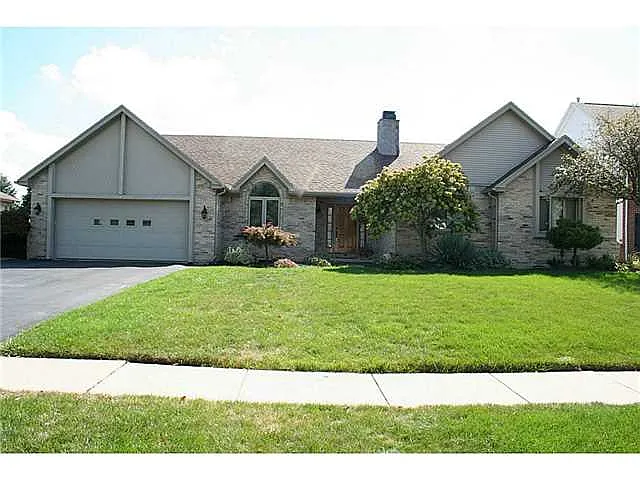 3538 Williamsburg Dr photo 1