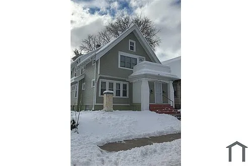 1425 W Burleigh St Photo 1