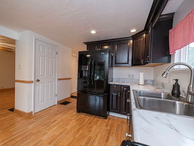 1112 S Hewitt Ave — Photo 6