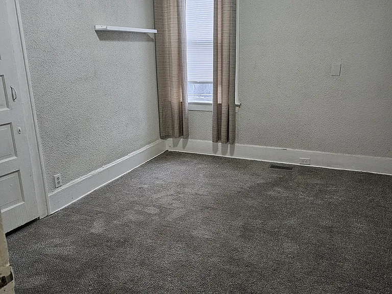 1143 Madison Ave SE #C — Photo 11