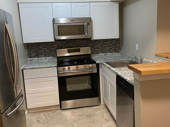 3rd image of 3716 S Jefferson Ave #2N