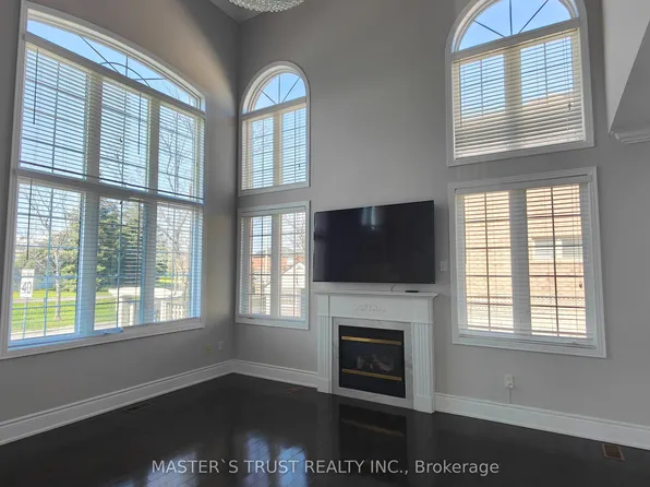 66 Starhill Cres, Markham, ON L6C 3A2