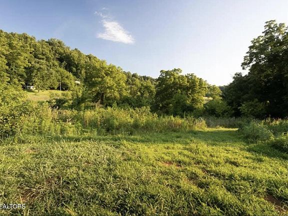 3rd image of 2131 Hiwassee Rd