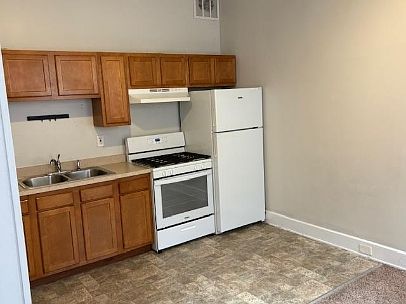 1st image of 925 Washington Ave #3