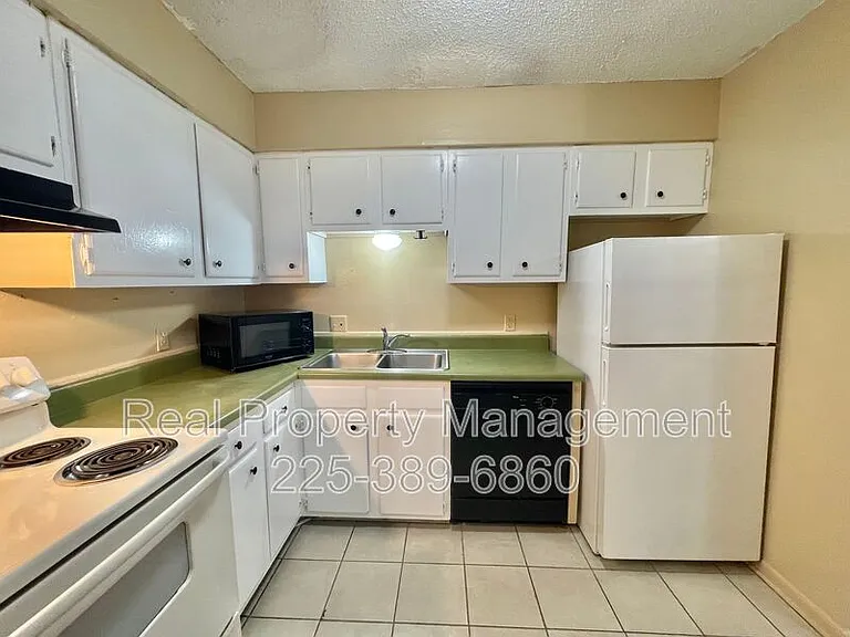 10952 Cherry Hill Ave #4 — Photo 2