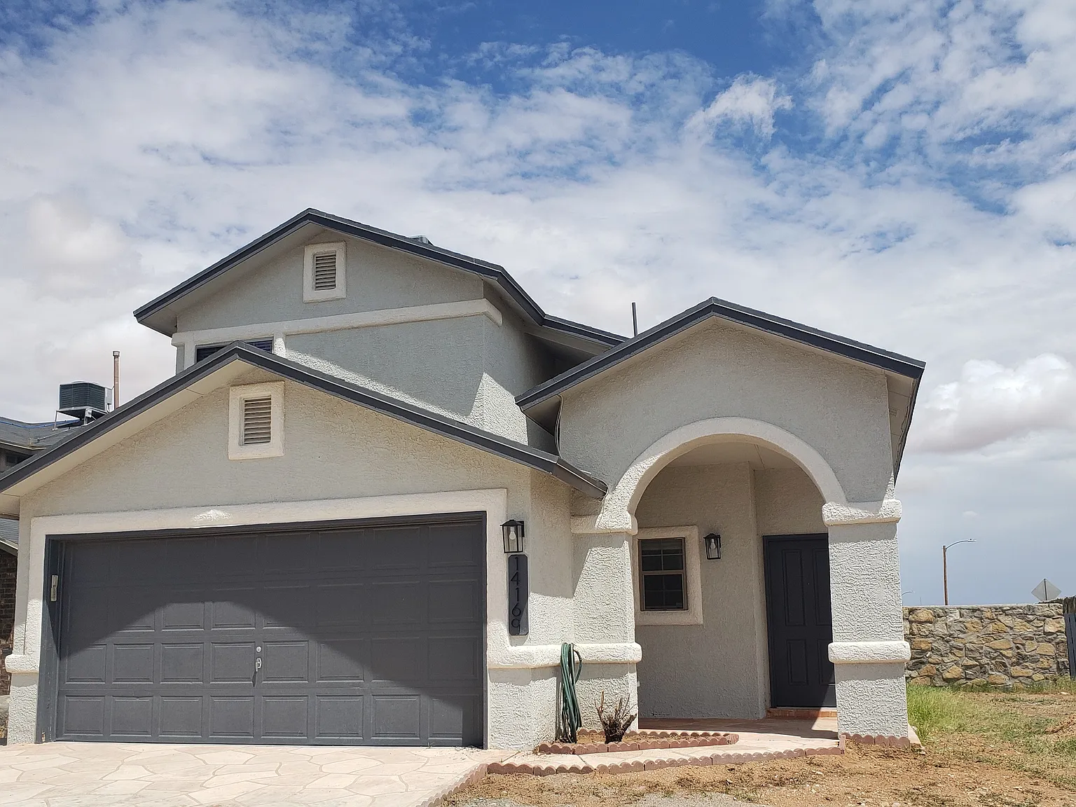 4 bed, 2.5 bath, 1592 sqft, $1,695 — Photo 2