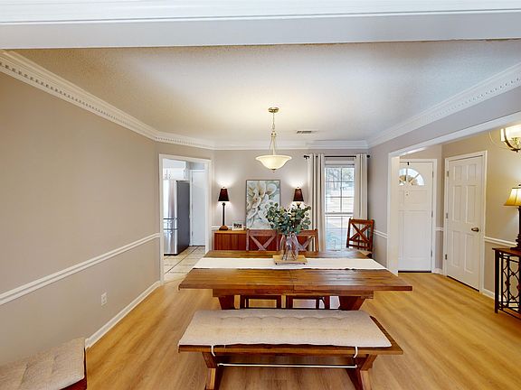 5th image of 2086 Brackenbury Ln