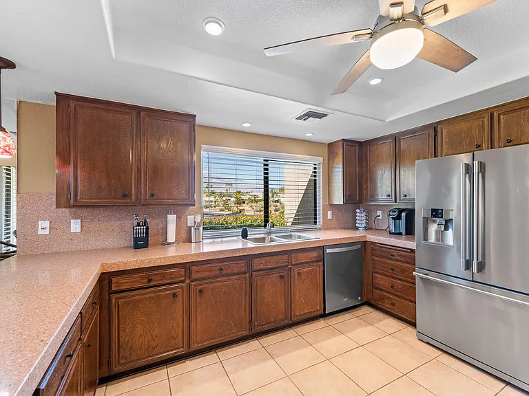 72385 Beverly Way — Photo 27