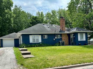 402 W Tower St, Eureka, IL 61530