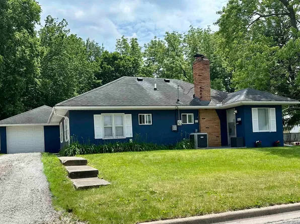 402 W Tower St, Eureka, IL 61530