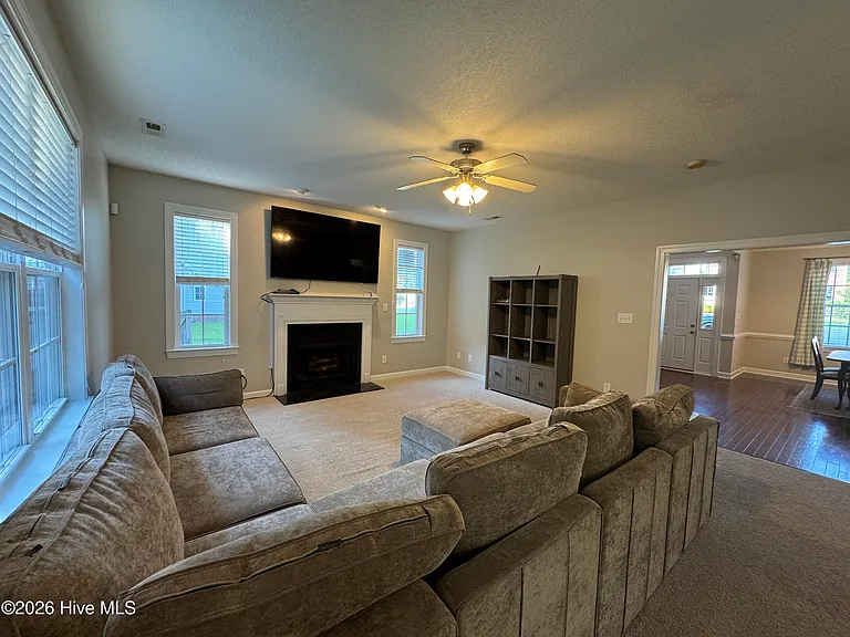 217 Stagecoach Dr — Photo 4