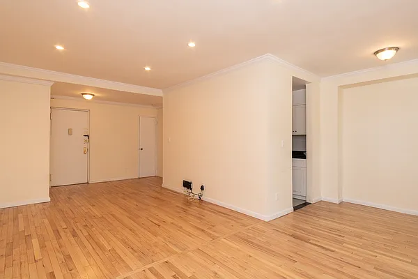 Sold by Rhona Realty | media 3