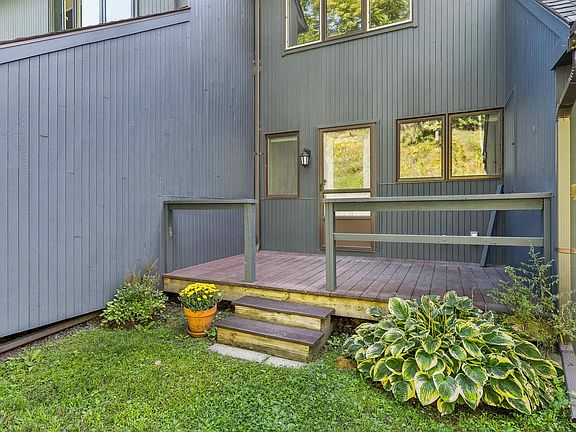 4th image of 6 College Hill Road #6