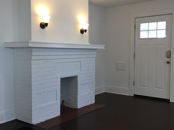 3rd image of 1113-1115 Maiden Ln #1113
