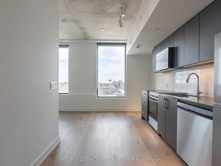 7 Fairbank Ave W #503 — Photo 10