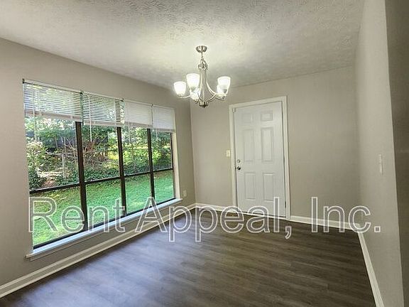 3rd image of 6915 Babbling Brook Dr