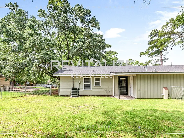 1815 Ogburn Avenue (Duplex) — Photo 21