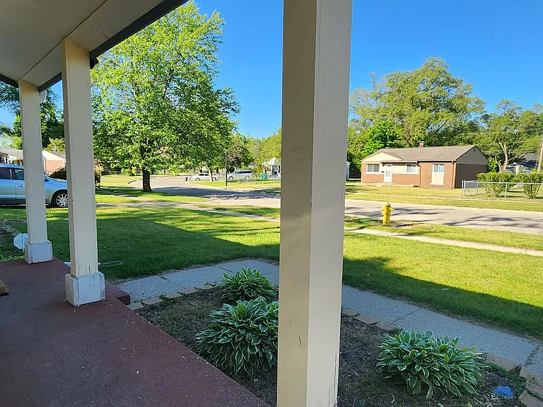 649 Oswego Ave — Photo 32