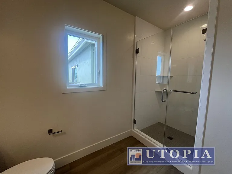 528 Dufour St #A — Photo 16