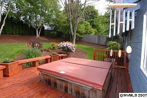 Hot Tub/Deck Area