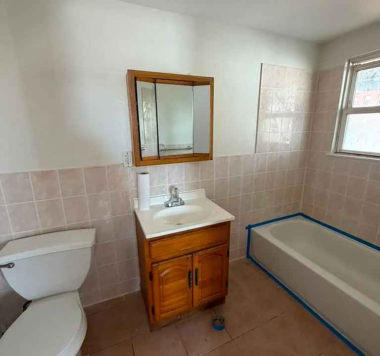 442 John St #3R