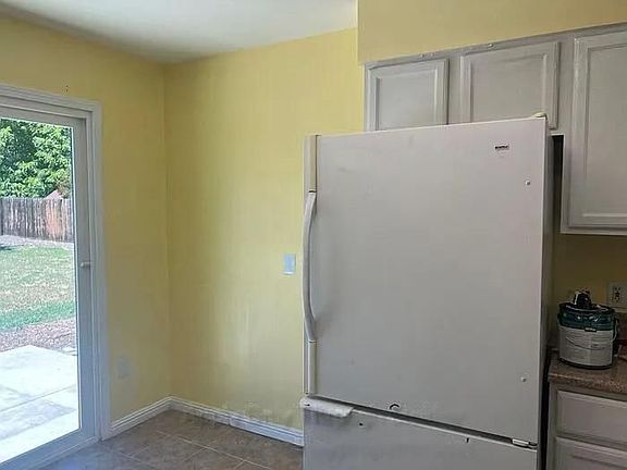 5th image of 1290 Traynor Rd