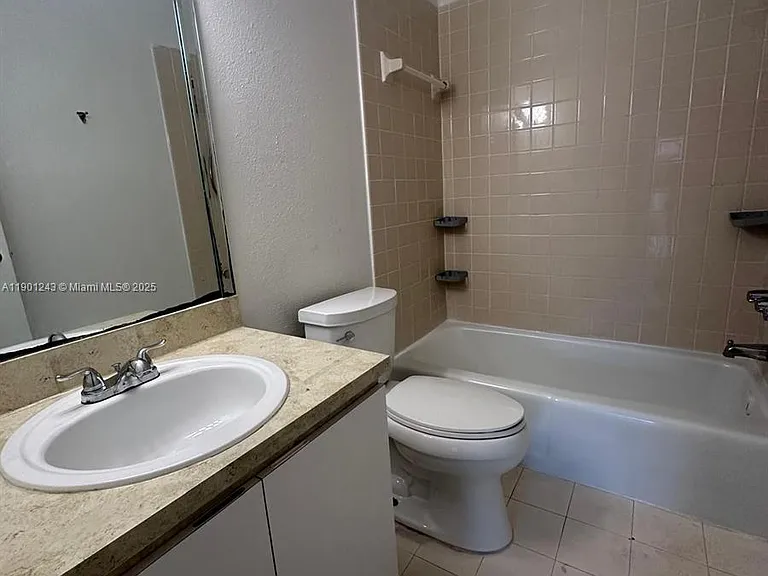 18101 NW 68th Ave #E210 — Photo 8