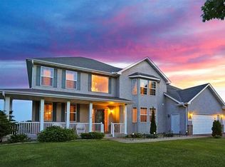 10225 Kiersten Pl, Eden Prairie, MN 55347