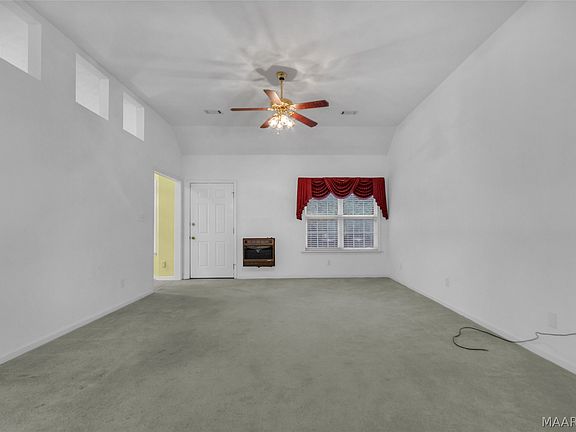 4th image of 1018 Autumn Ridge Rd