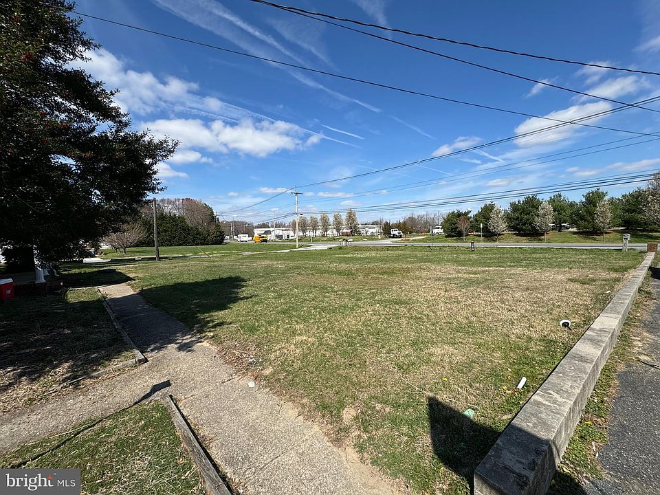 2nd image of 1026 Horsepond Rd