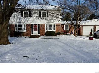 4472 Crestridge Dr, Hamburg, NY 14075