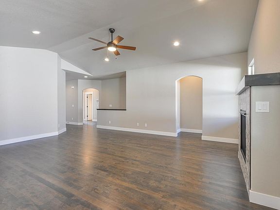 2nd image of 1516 Tundra Ave