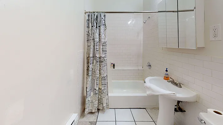 Rented by Flatiron Real Estate Advisors LLC | media 17