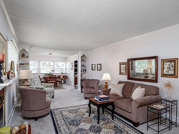 3rd image of 460 Royal Ave