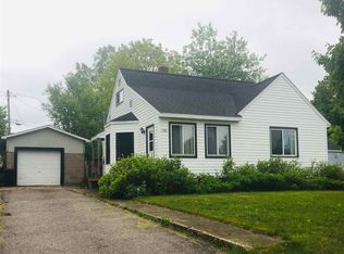 1720 N Lake Dr, Ishpeming, MI 49849