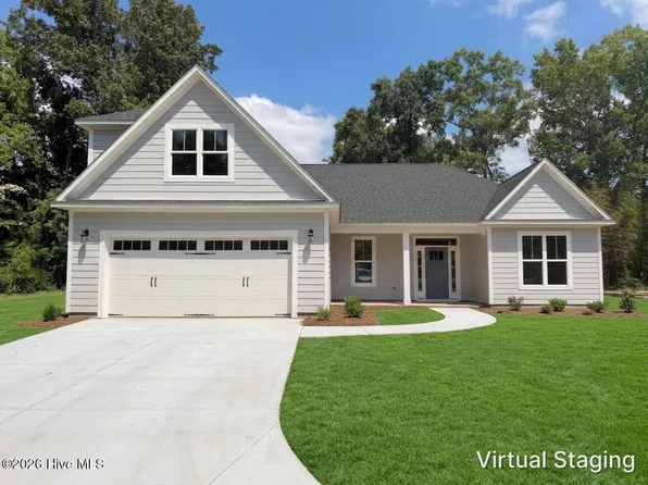 122 Live Oak Circle, Lake Waccamaw, NC 28450