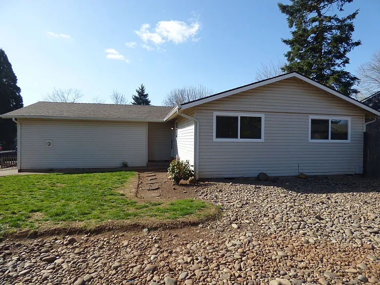 2081 Elmwood Dr S — Photo 15
