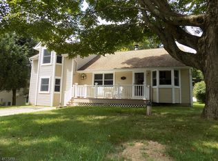 3 Elm Pl, Randolph, NJ 07869