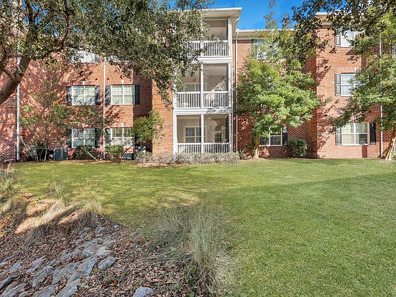 2nd image of 1575 Cambridge Lakes Dr #1575