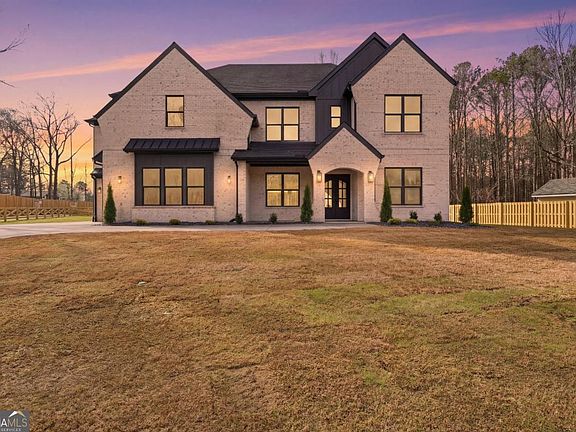 2nd image of 2196 Old Fountain Rd