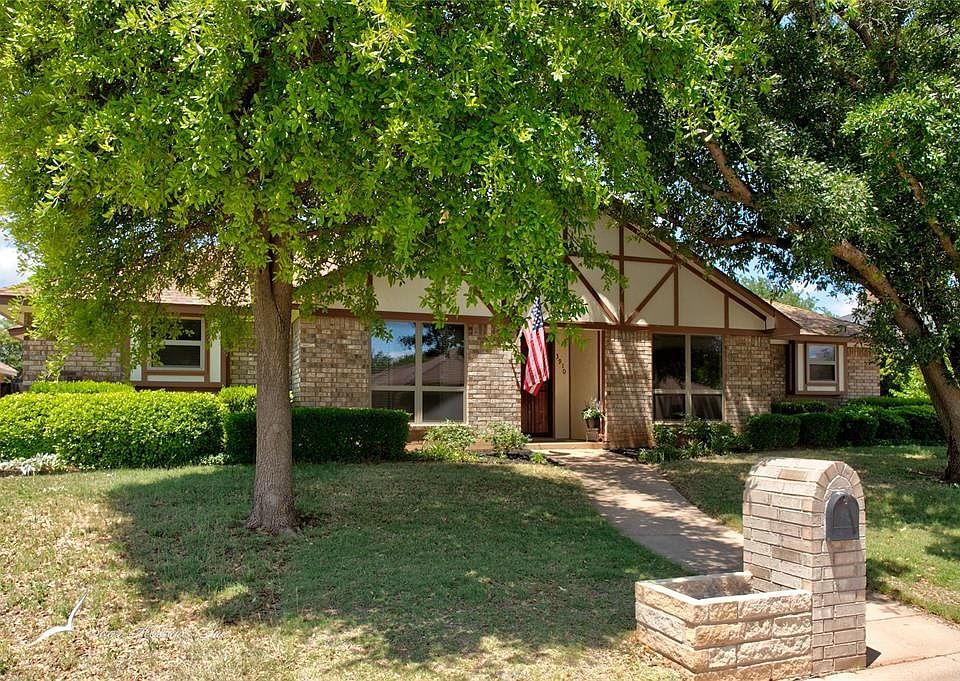 1st image of 3910 Jennifer Ln