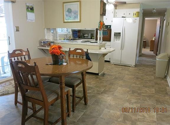 4th image of 1888 Moss Dr