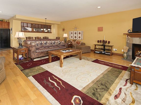 4th image of 70 Oak Ln #70