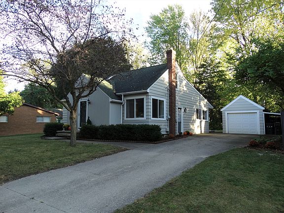 2nd image of 1126 E Ashman St