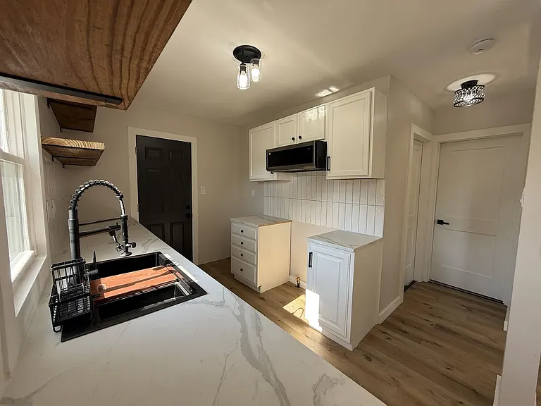 2403 Belden St — Photo 8