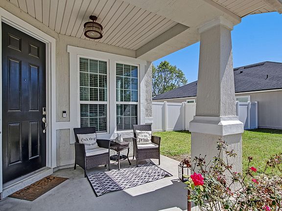 3rd image of 95100 Lilac Dr