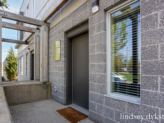 3rd image of 600 Douglas St NW #612B