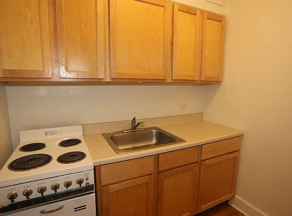 2nd image of 536 W Arlington Pl APT 307