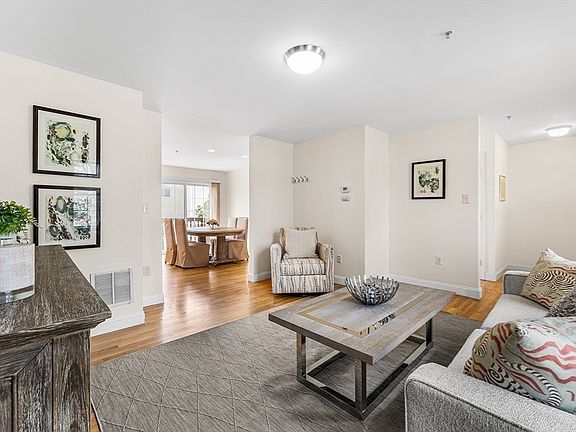 4th image of 30 Russell St Unit 5