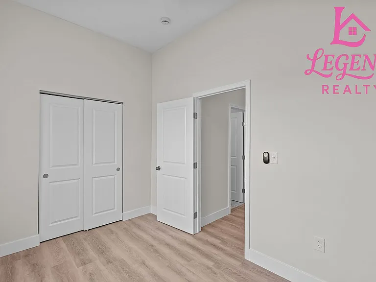 4138 Iowa Ave — Photo 12